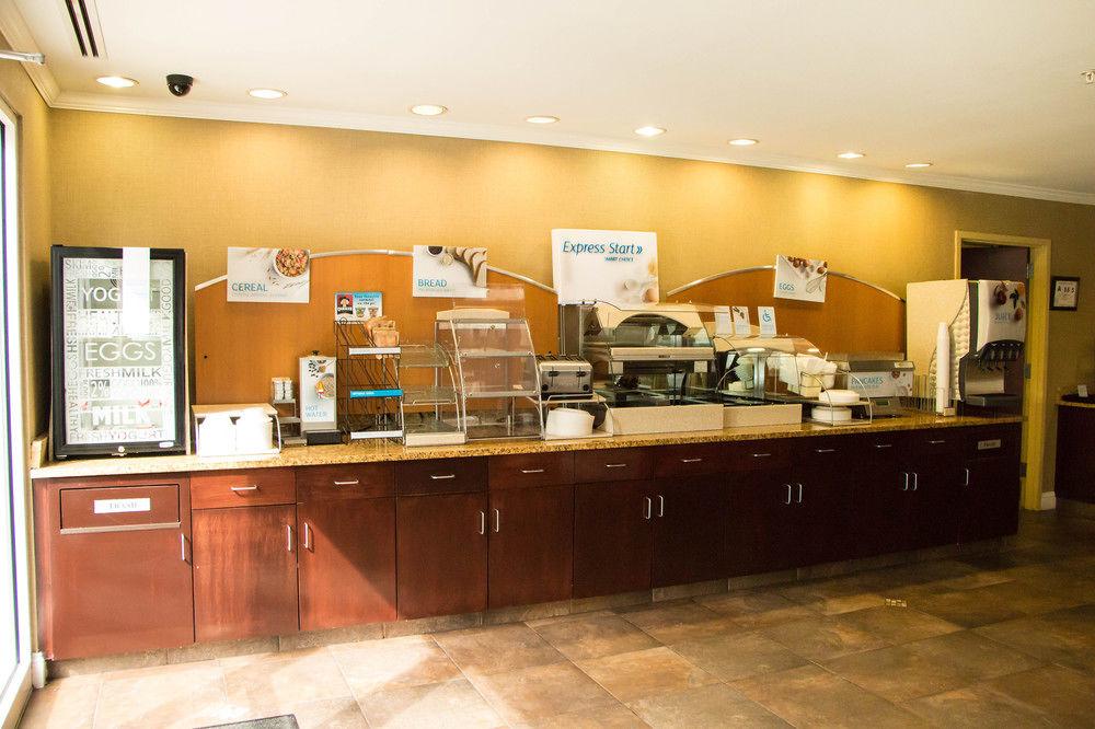 Holiday Inn Express & Suites Southern Pines-Pinehurst Area By Ihg Exterior photo