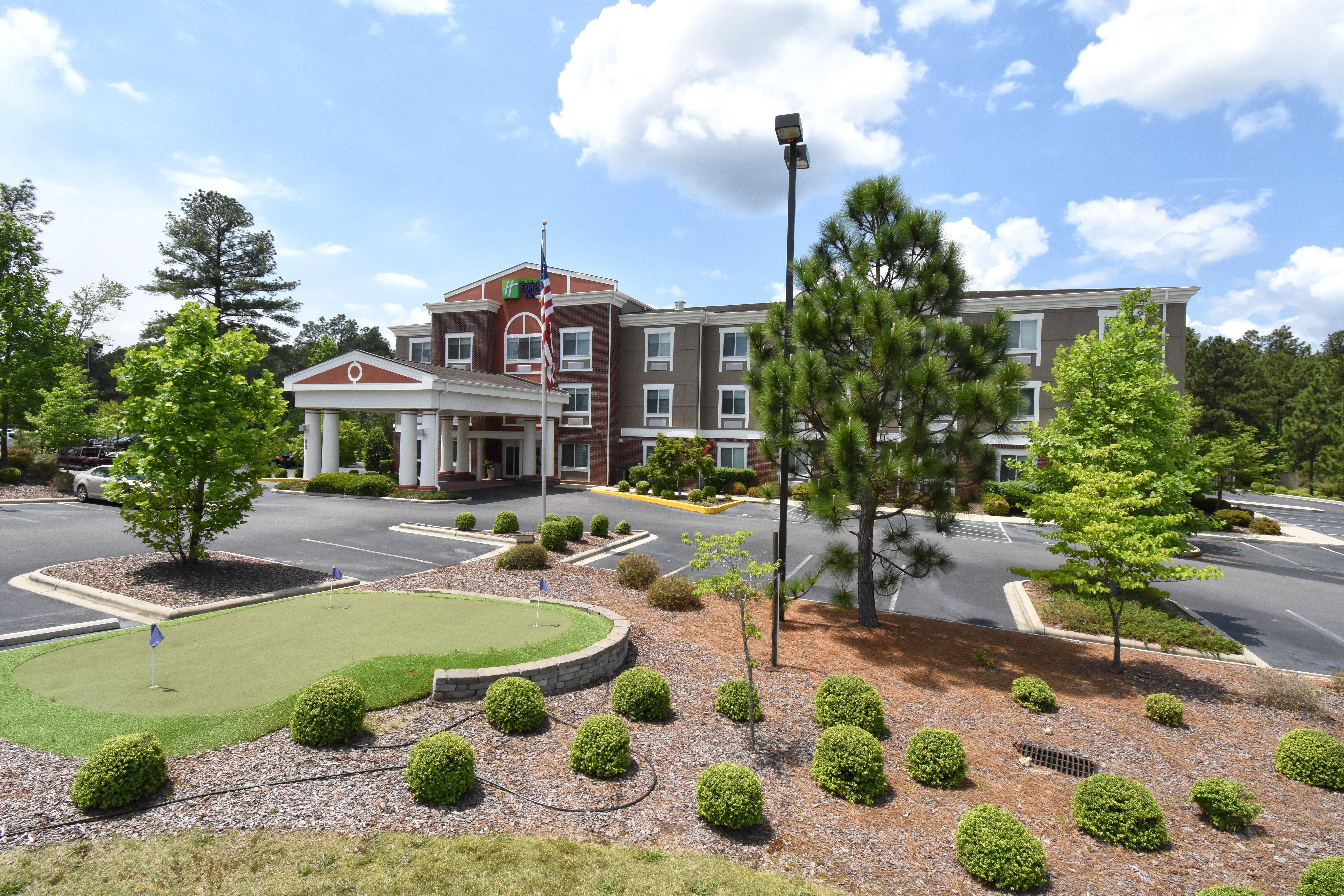 Holiday Inn Express & Suites Southern Pines-Pinehurst Area By Ihg Exterior photo