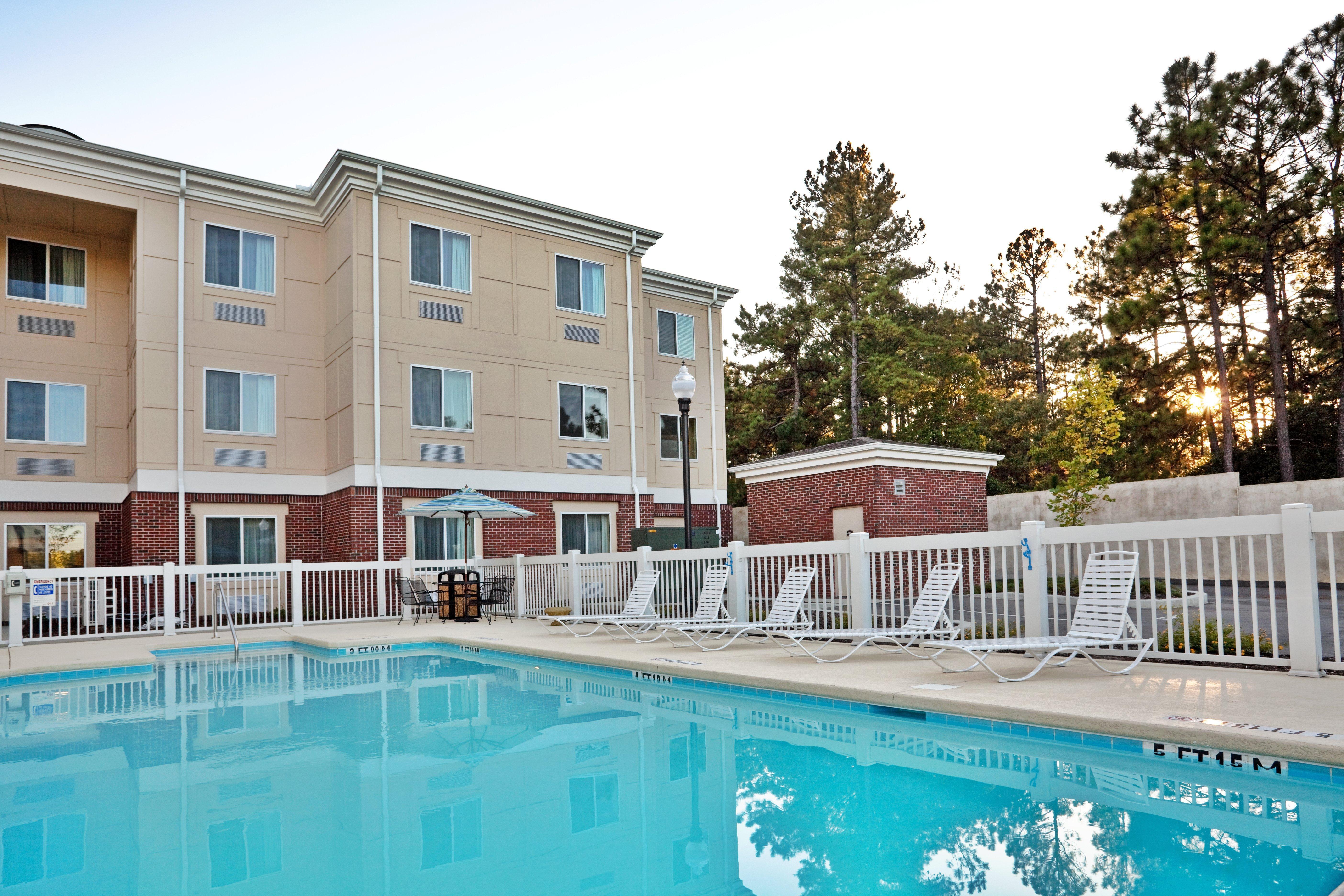 Holiday Inn Express & Suites Southern Pines-Pinehurst Area By Ihg Exterior photo