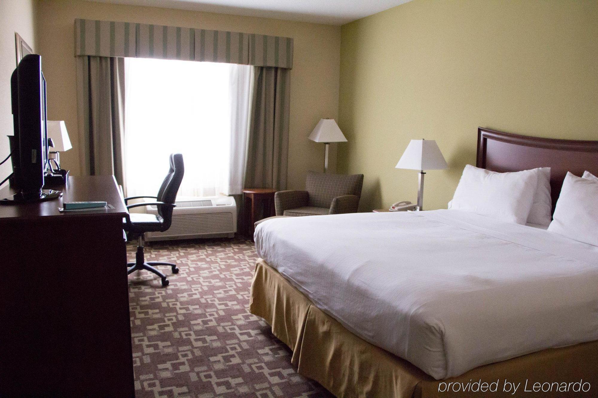 Holiday Inn Express & Suites Southern Pines-Pinehurst Area By Ihg Exterior photo