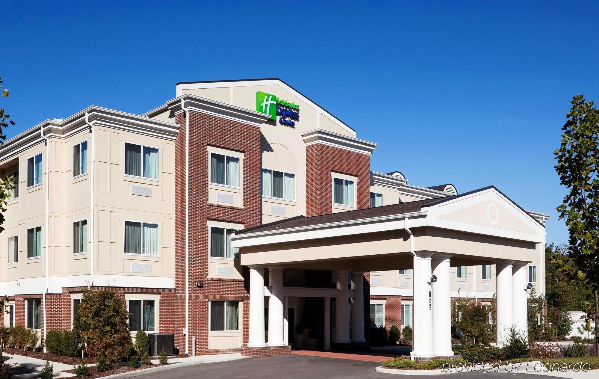 Holiday Inn Express & Suites Southern Pines-Pinehurst Area By Ihg Exterior photo
