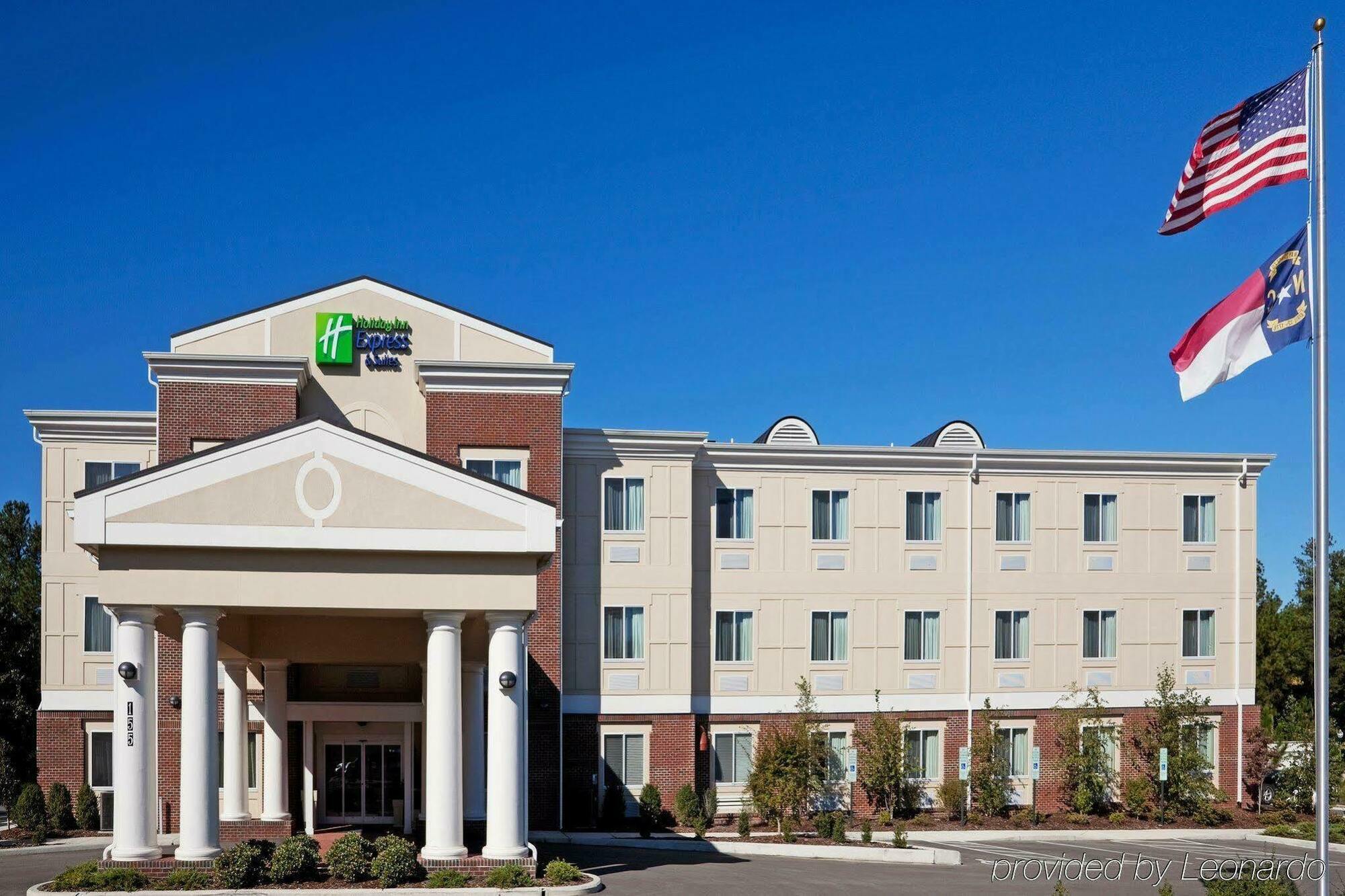 Holiday Inn Express & Suites Southern Pines-Pinehurst Area By Ihg Exterior photo